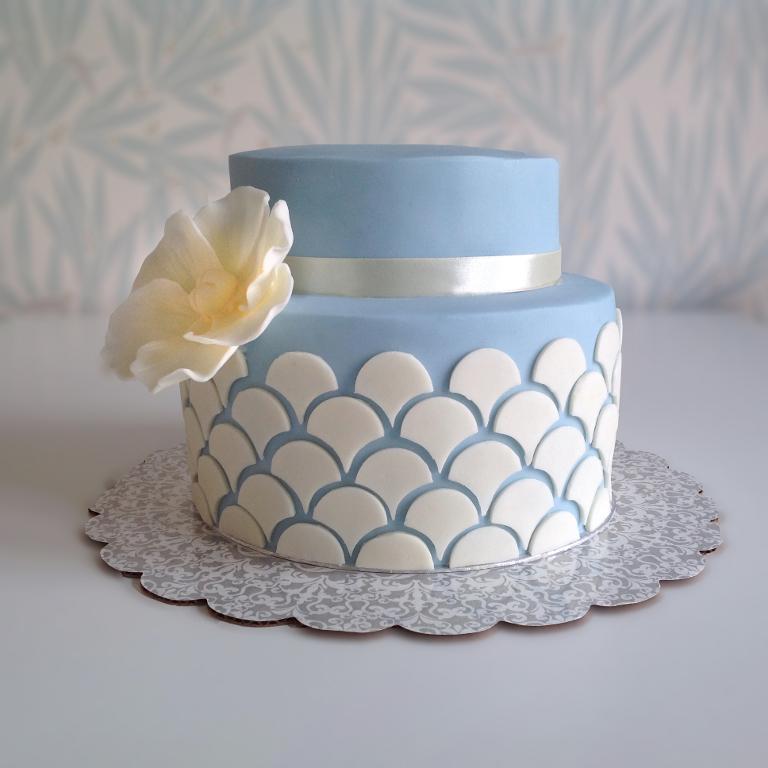 Simply Modern Design Cake