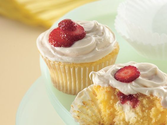 Strawberry Cream Cheese Cupcakes