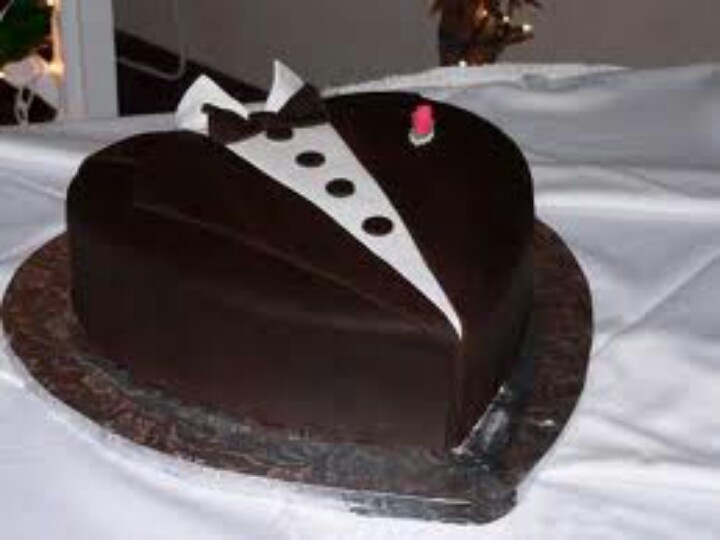 Tuxedo Grooms Cake Idea