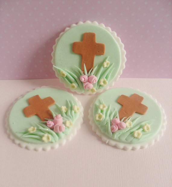 Easter Cross Cupcake Cake