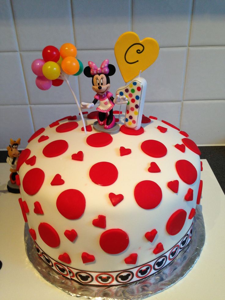 Easy DIY Minnie Mouse Cake