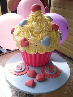 Giant Cupcake Birthday Cake Ideas