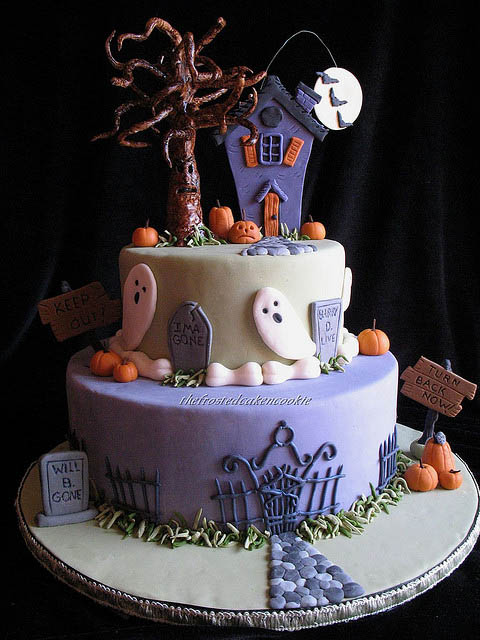 Halloween Haunted House Cake