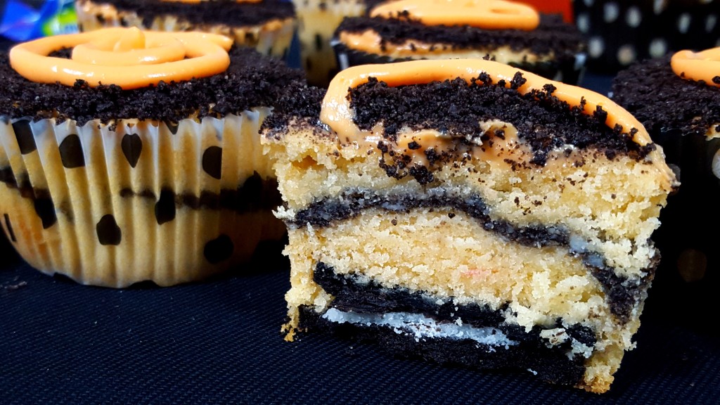 6 Photos of Halloween Cheesecake Cupcakes