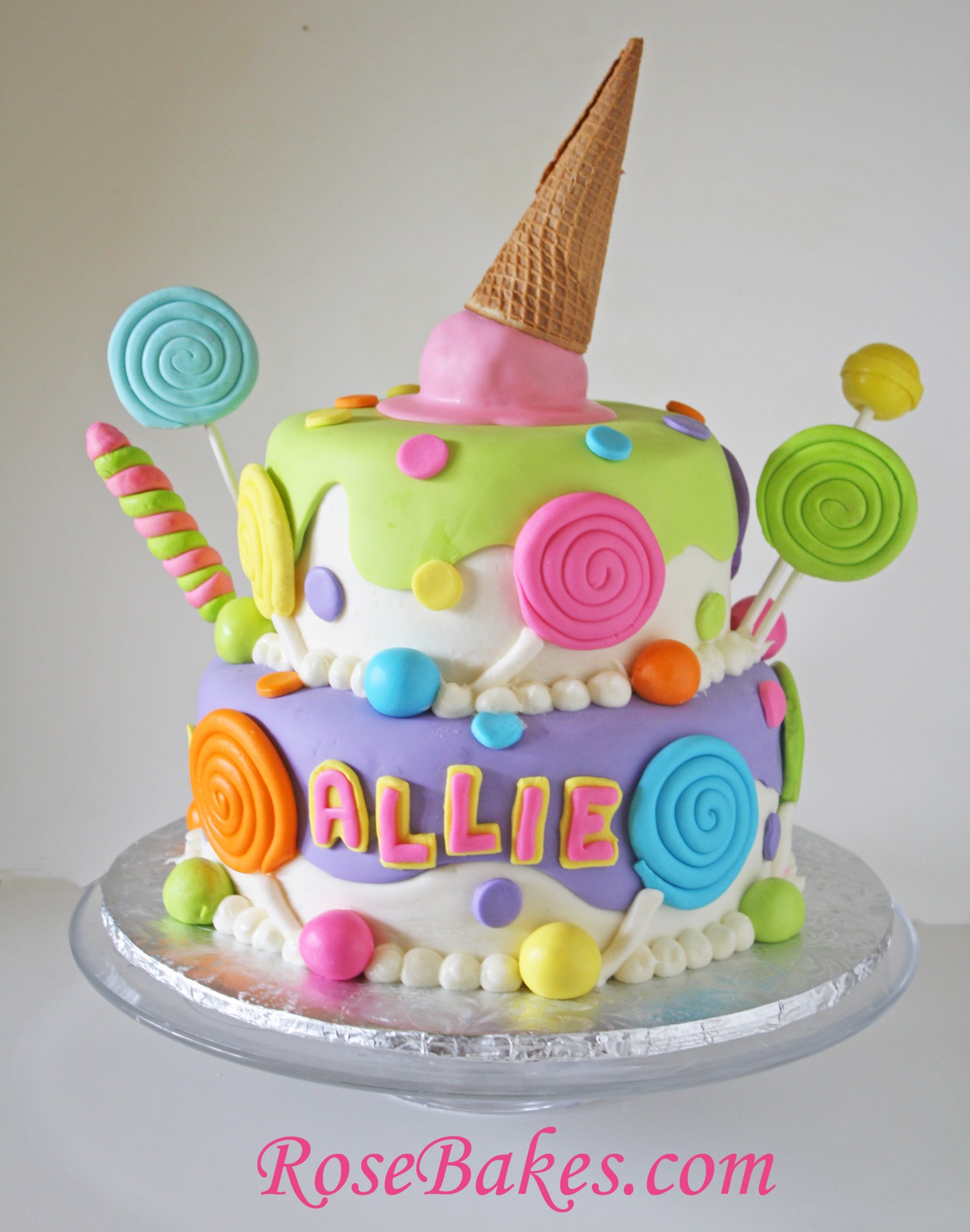 12 Photos of Ice Cream Cakes That Look Like Candy