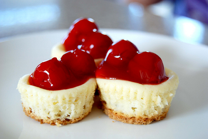 Mini Cherry Cheesecakes with Vanilla Wafers