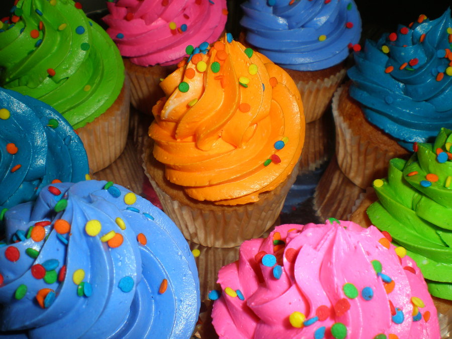 10 Photos of Neon Pink Buttercream Frosting Cupcakes