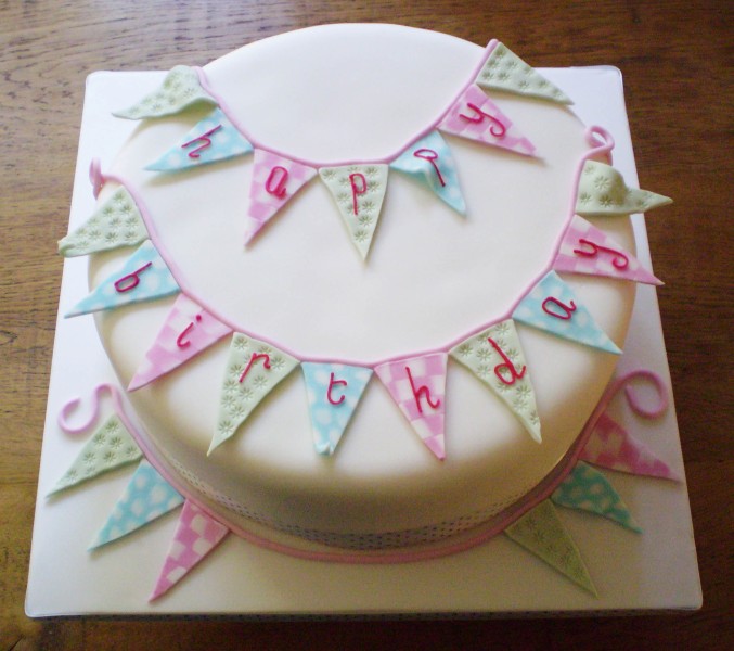 Pretty Birthday Cake Bunting