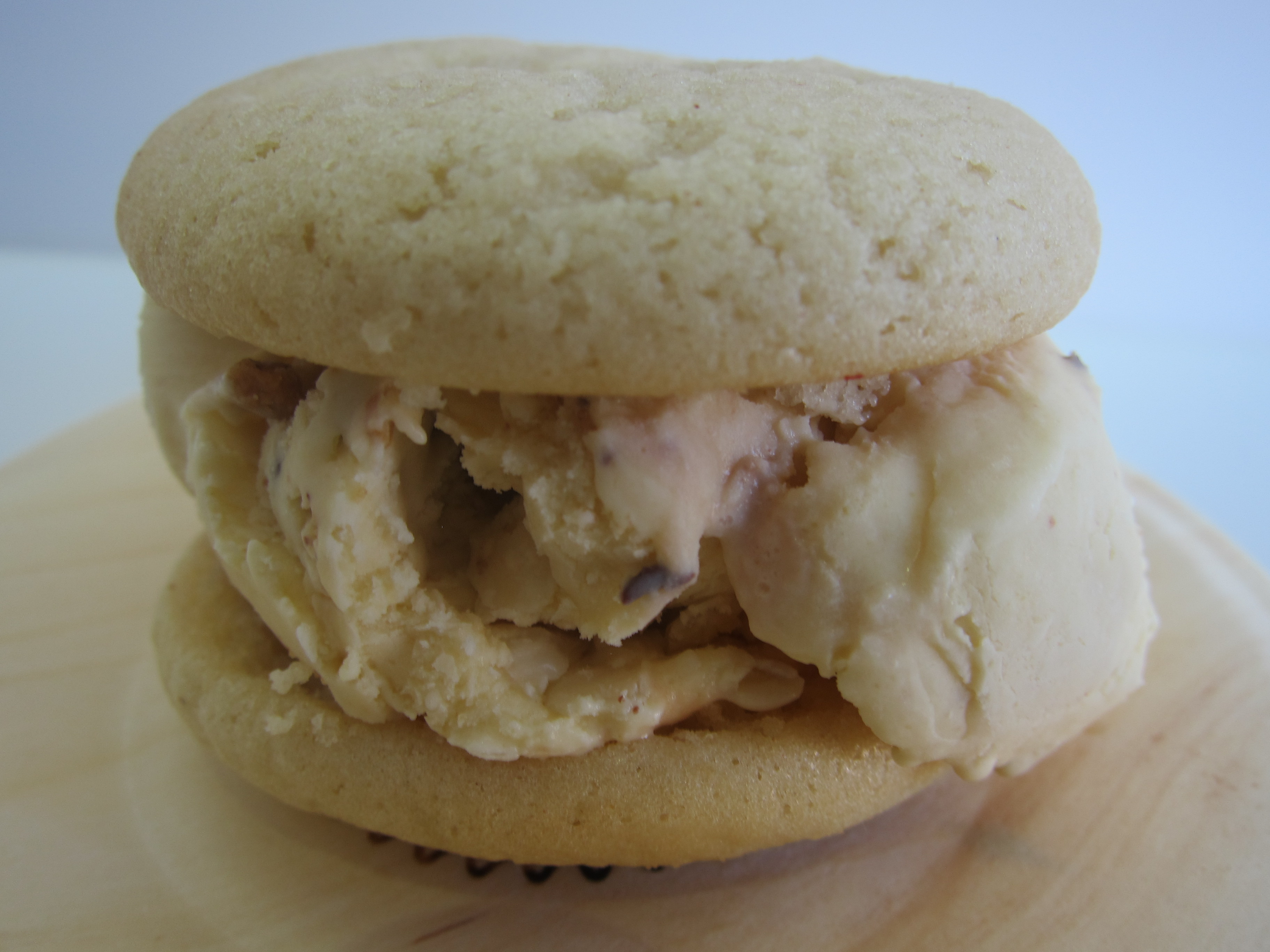 Vanilla Ice Cream Cupcake Sandwiches