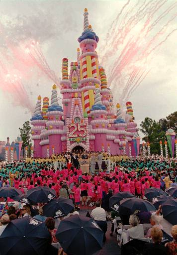 12 Photos of Disney 25th Birthday Cakes