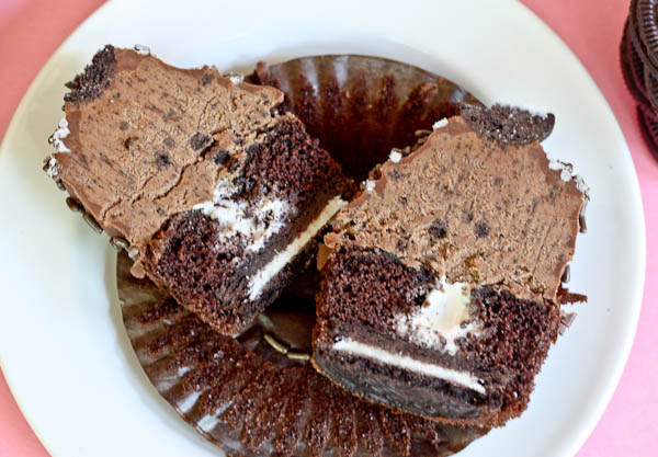 Chocolate Cookies and Cream Cupcakes