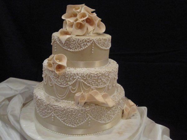 Elegant Wedding Cake Design