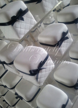 Mini Square Bow Cakes