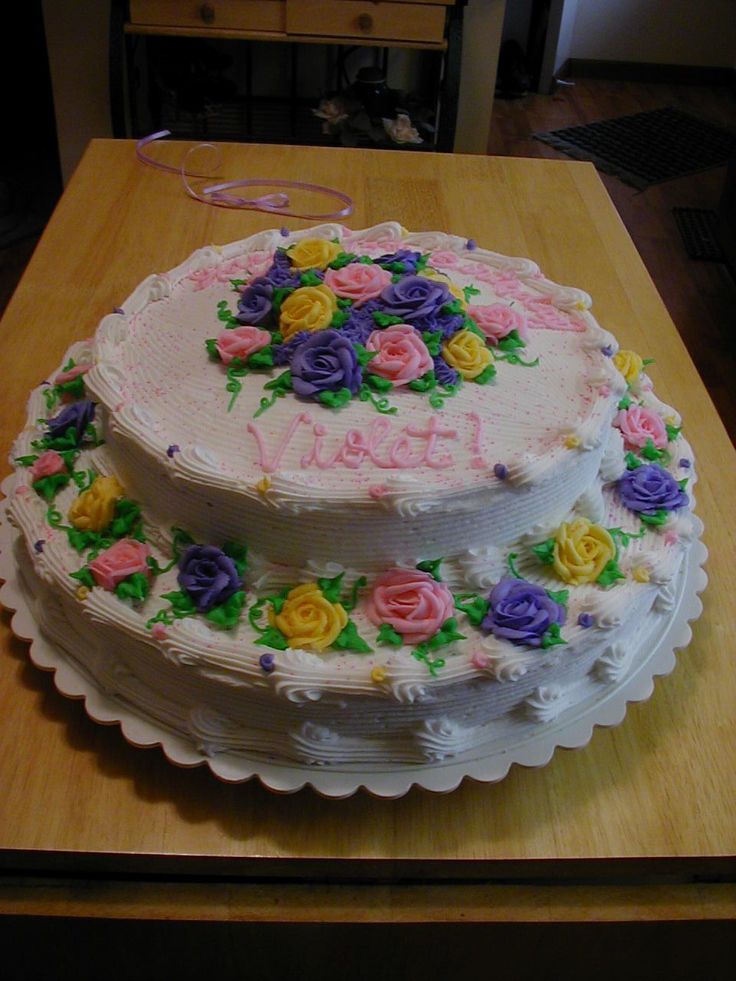 Single Layer Round Cakes with Roses