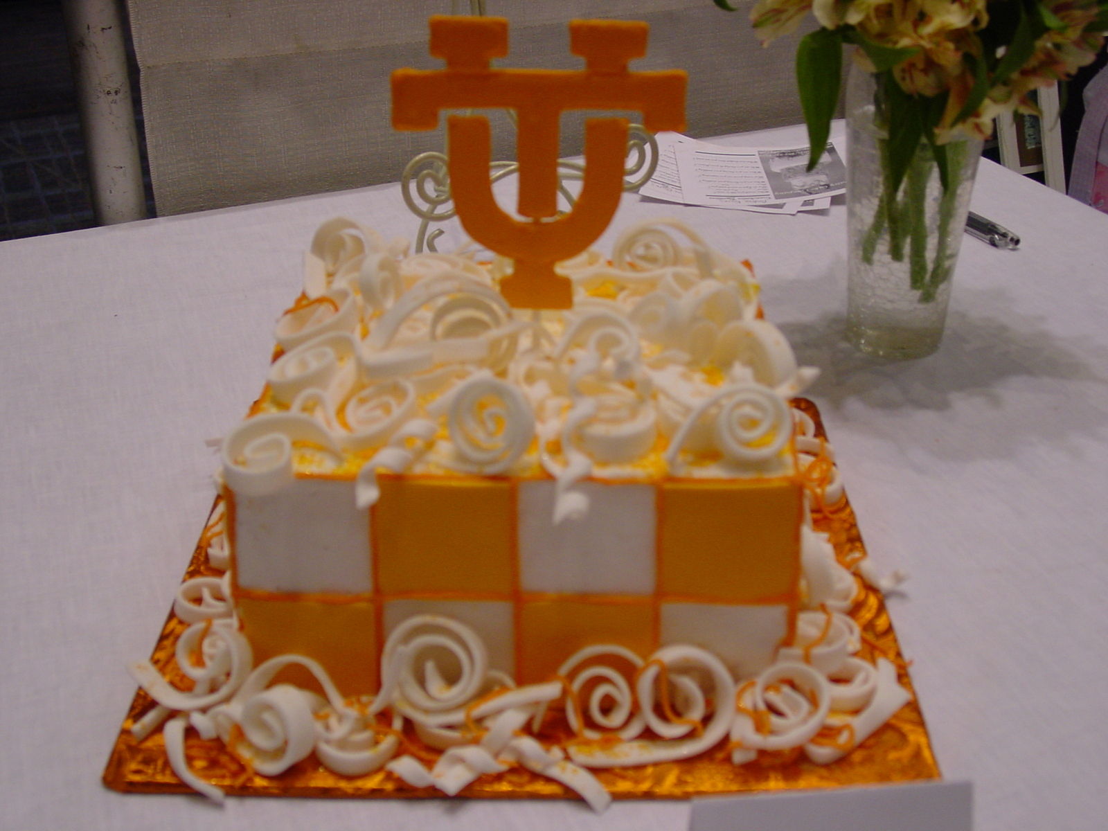 UT Theme Wedding Cake