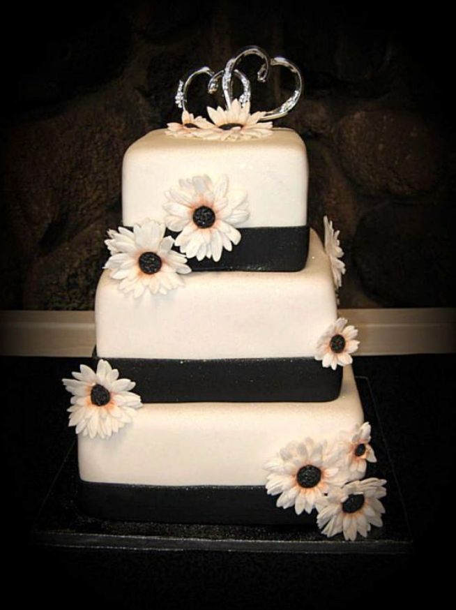 Black and White Square Wedding Cake