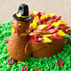 8 Photos of Cakes Shaped Like Turkeys