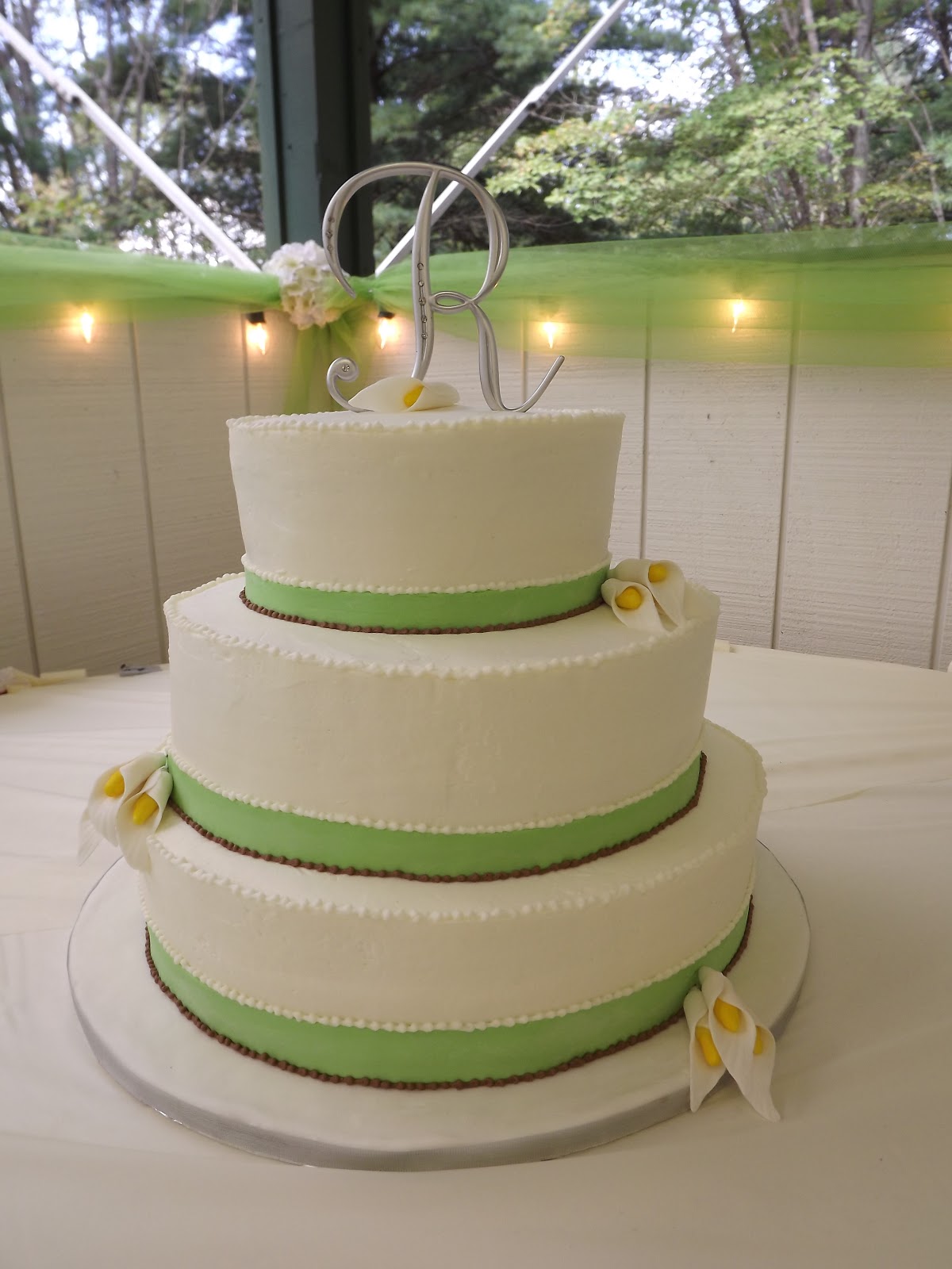 Calla Lily Wedding Cake