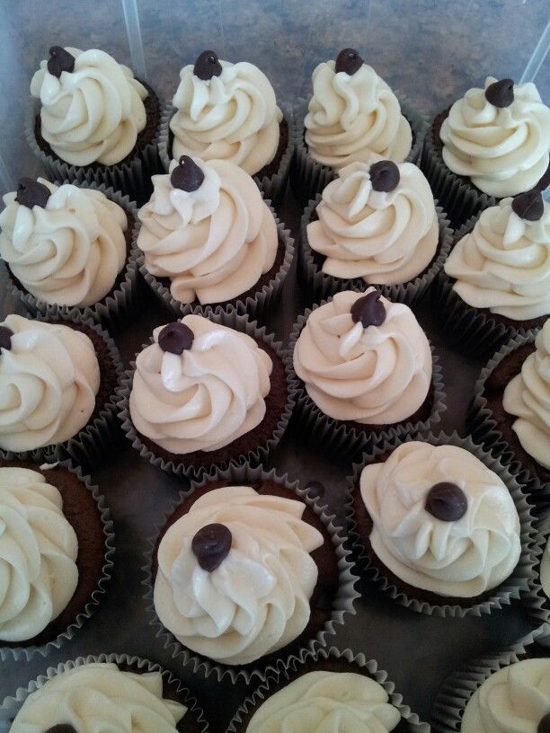 Chocolate Chip Cream Cheese Cupcakes