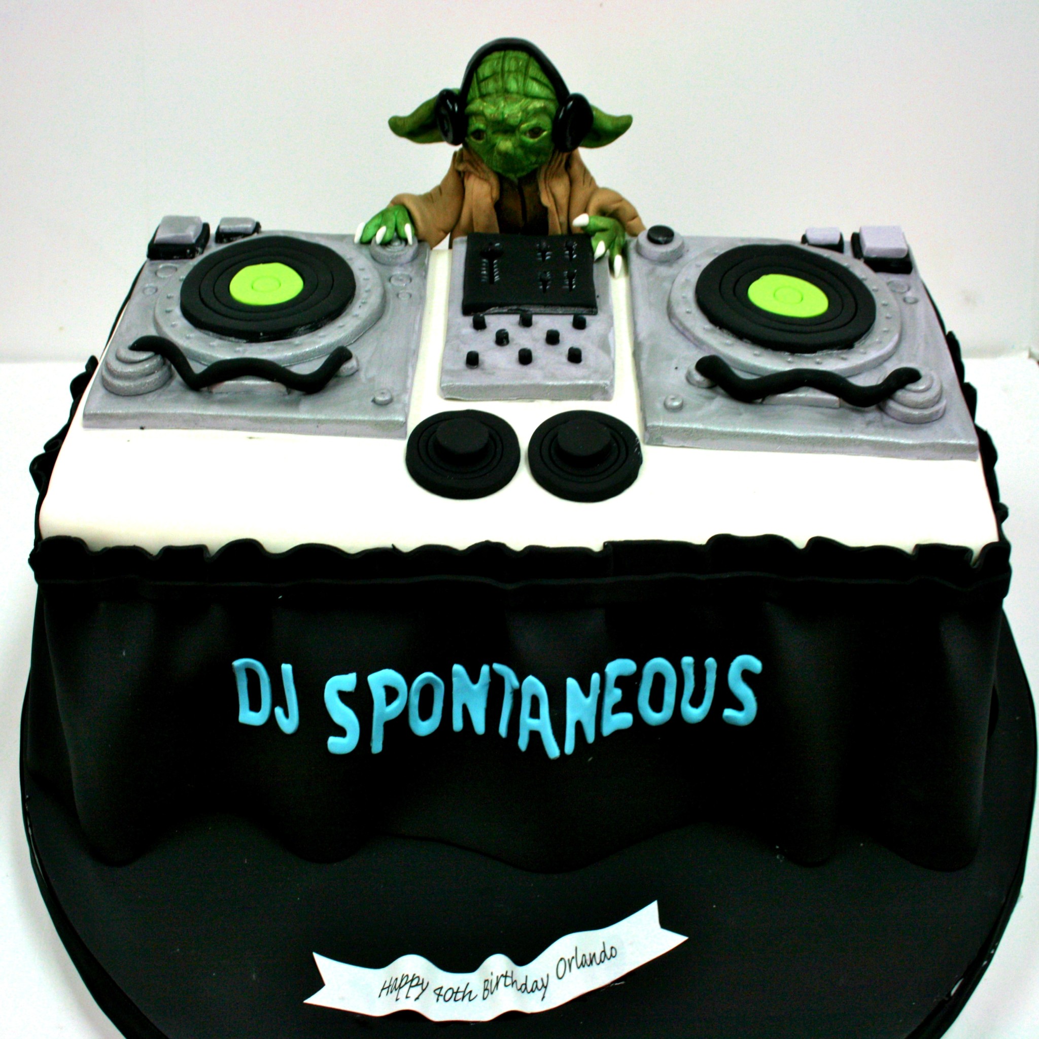 DJ Turntable Birthday Cake