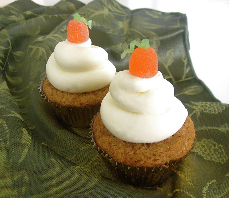 Dollhouse Bake Shoppe: Pumpkin Cupcakes With Cream Cheese FrostingMade