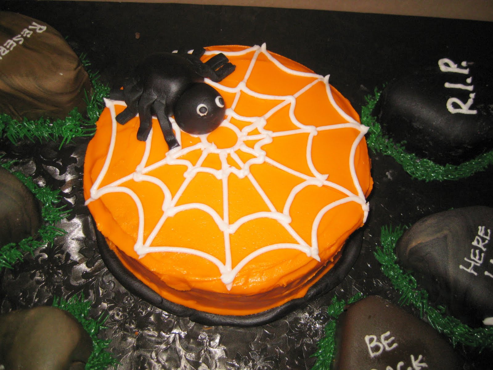 Halloween Cakes with Buttercream