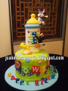 Looney Tunes Birthday Cake