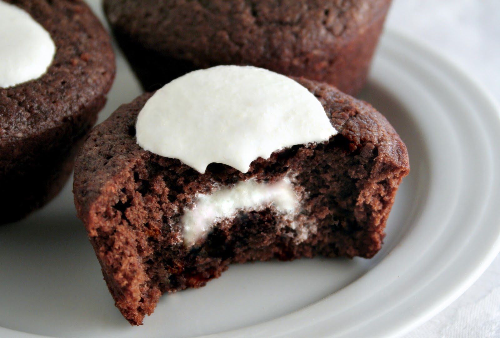 Marshmallow Cream Cupcakes