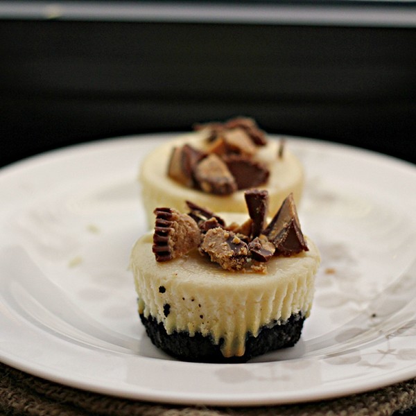 Peanut Butter Cheesecake Cupcakes