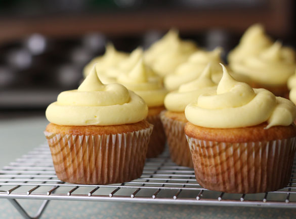 Pineapple Cupcakes with Cream Cheese Frosting