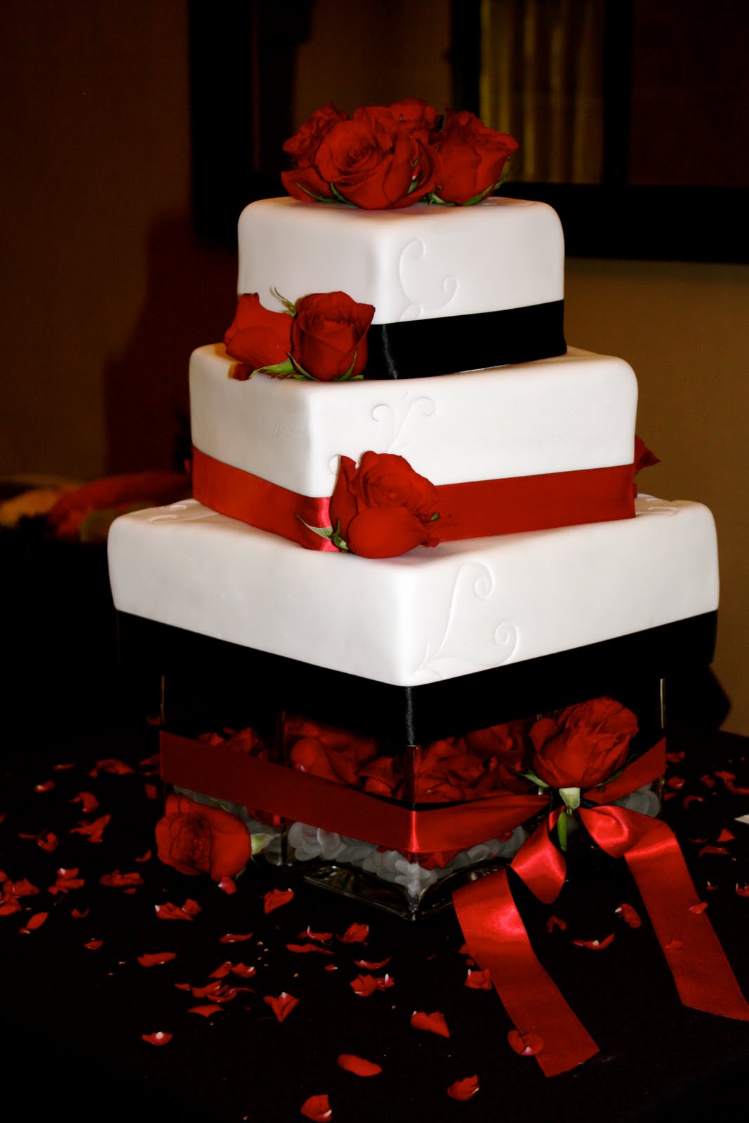 10 Photos of Red Black White Square Cakes