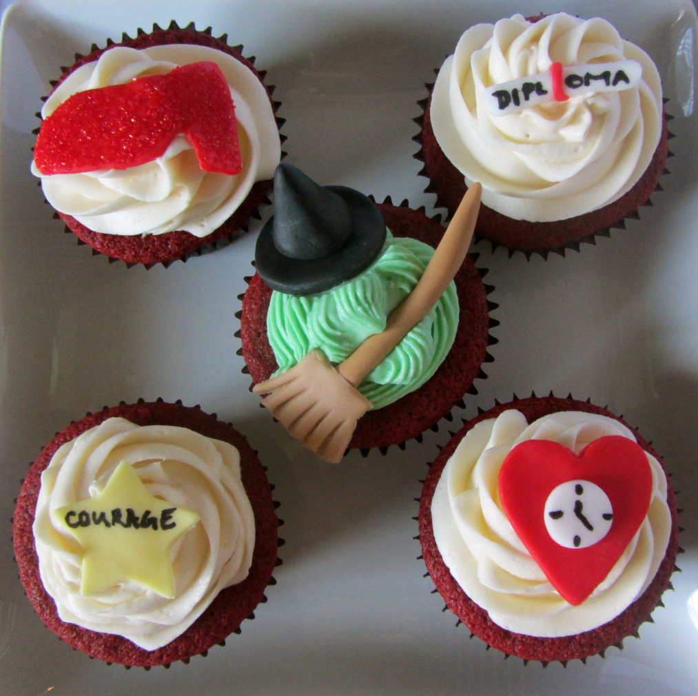 12 Lion Wizard Of Oz Cupcakes Photo The Wonderful Wizard Of Oz