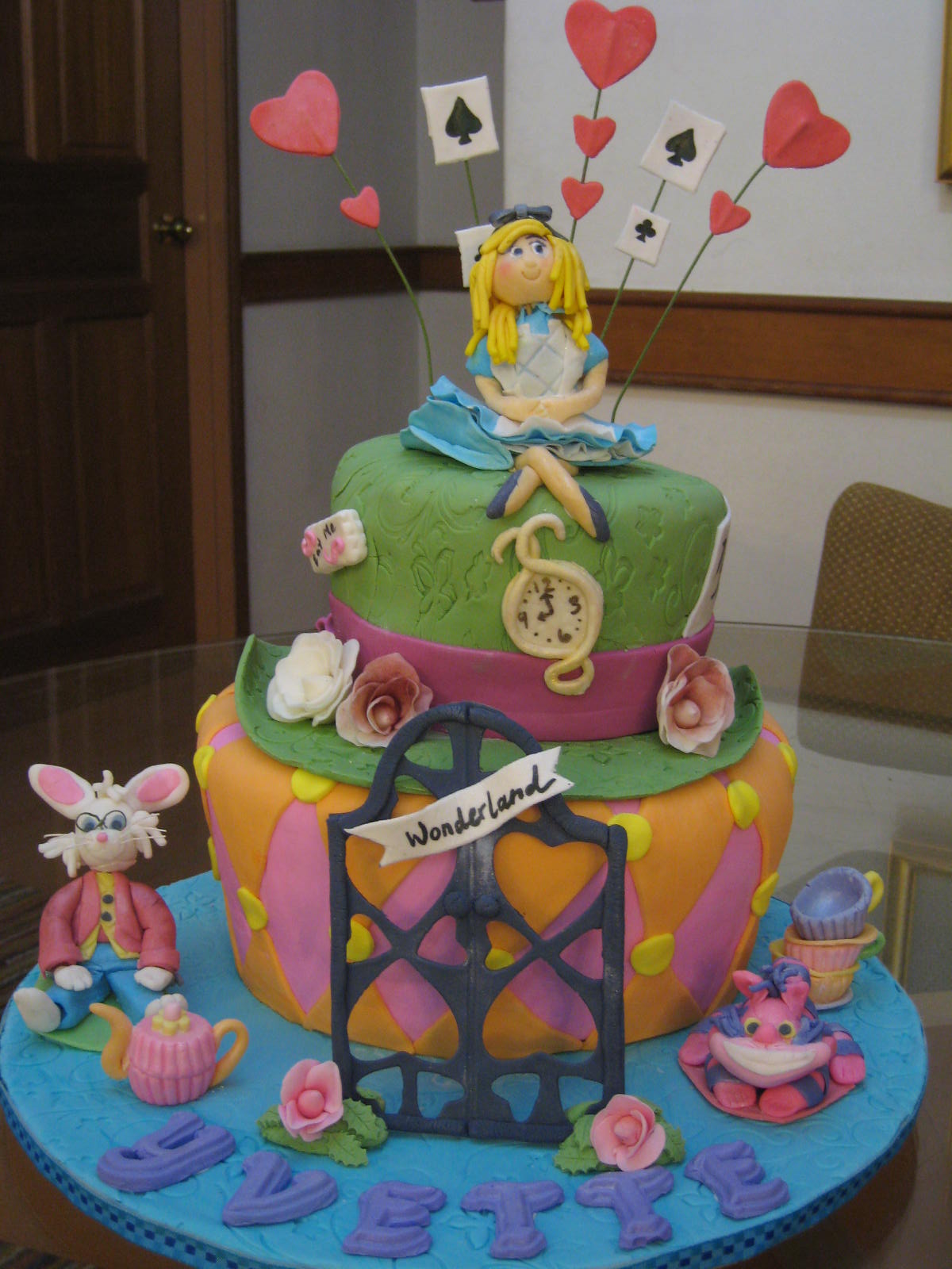 Alice and Wonderland Cake