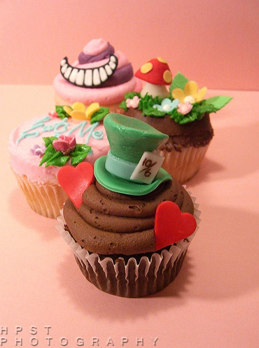 Alice in Wonderland Cupcake Cake