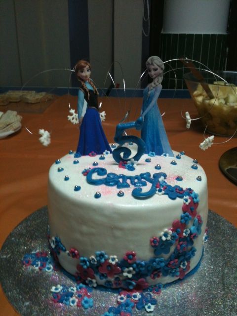 Anna and Elsa Disney Frozen Cake