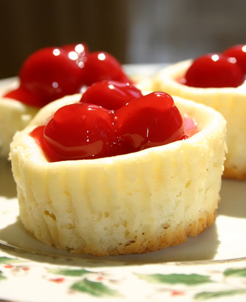 Easy Mini Cheesecakes with Vanilla Wafers