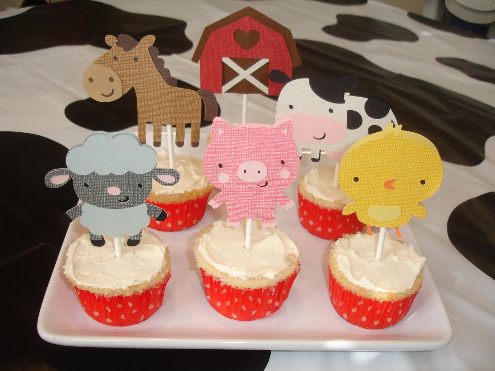 Farm Animal Cupcakes Birthday Party