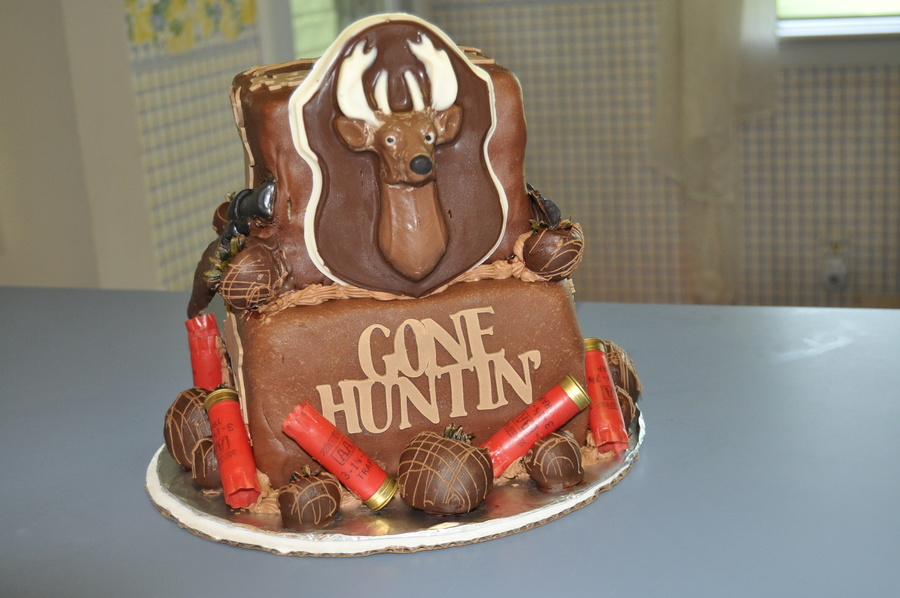 Happy Birthday Hunting Cake