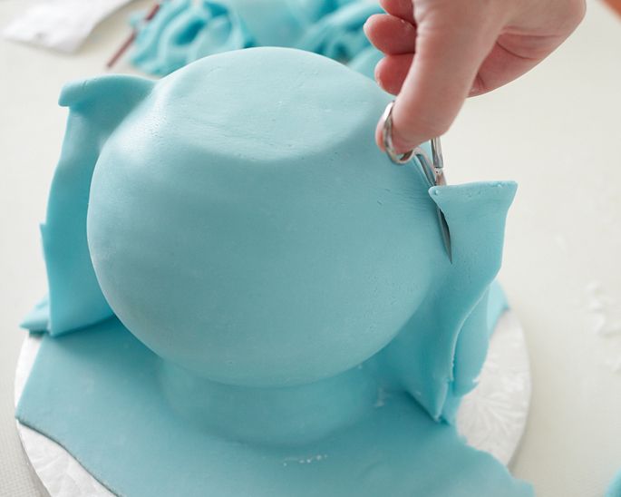 How to Make a Teapot Cake with Fondant