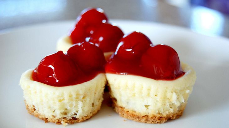 Mini Cherry Cheesecakes with Vanilla Wafers