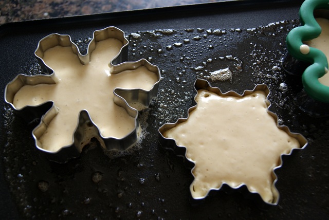 5 Photos of Cookie Cutter Pancakes