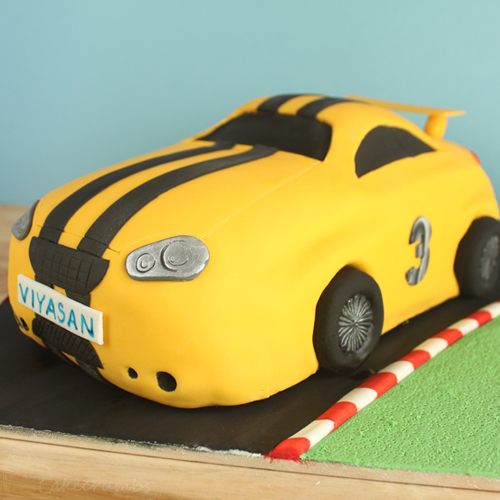 5 Photos of 2 Racing Birthday Cakes