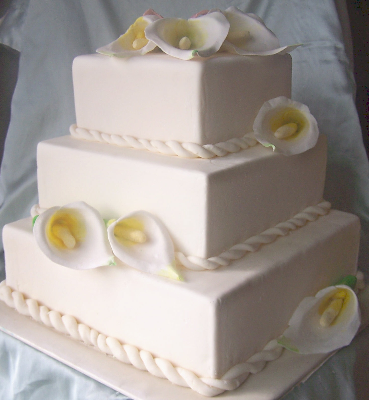 Wedding Cakes Decorated with Calla Lilies