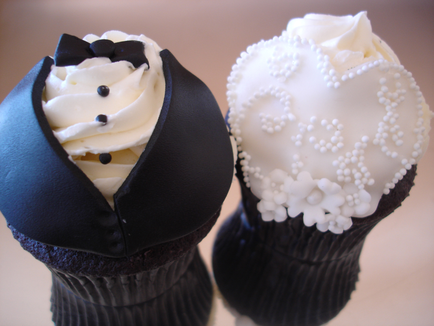 Bride and Groom Cupcakes