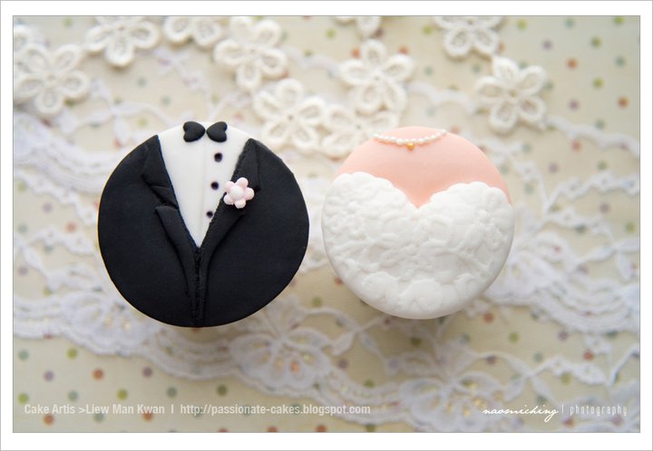 Bride and Groom Cupcakes