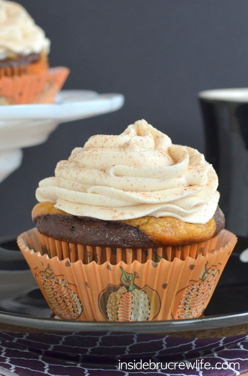 Chocolate Pumpkin Cheesecake Cupcakes