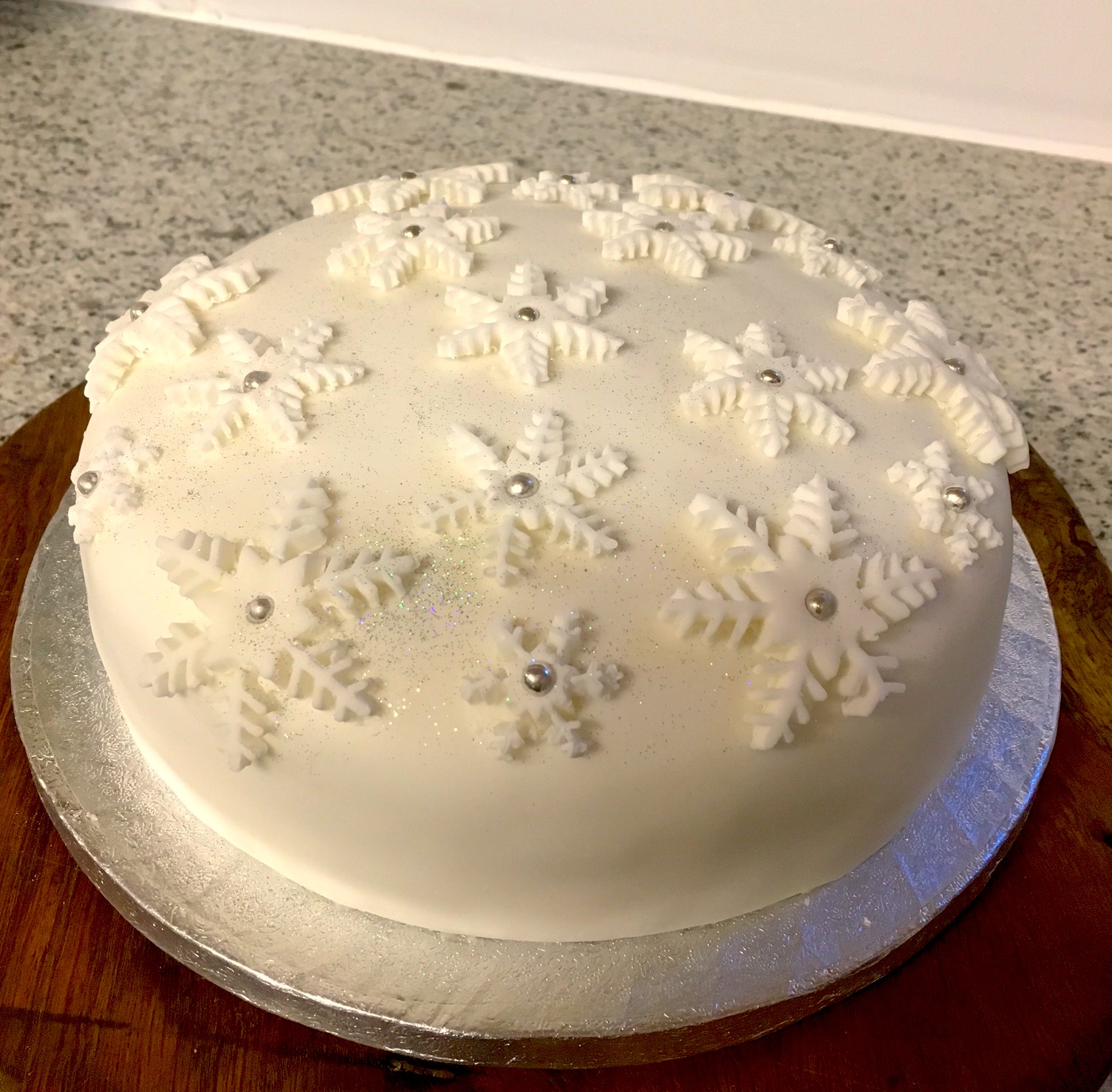 Christmas Cake with Icing