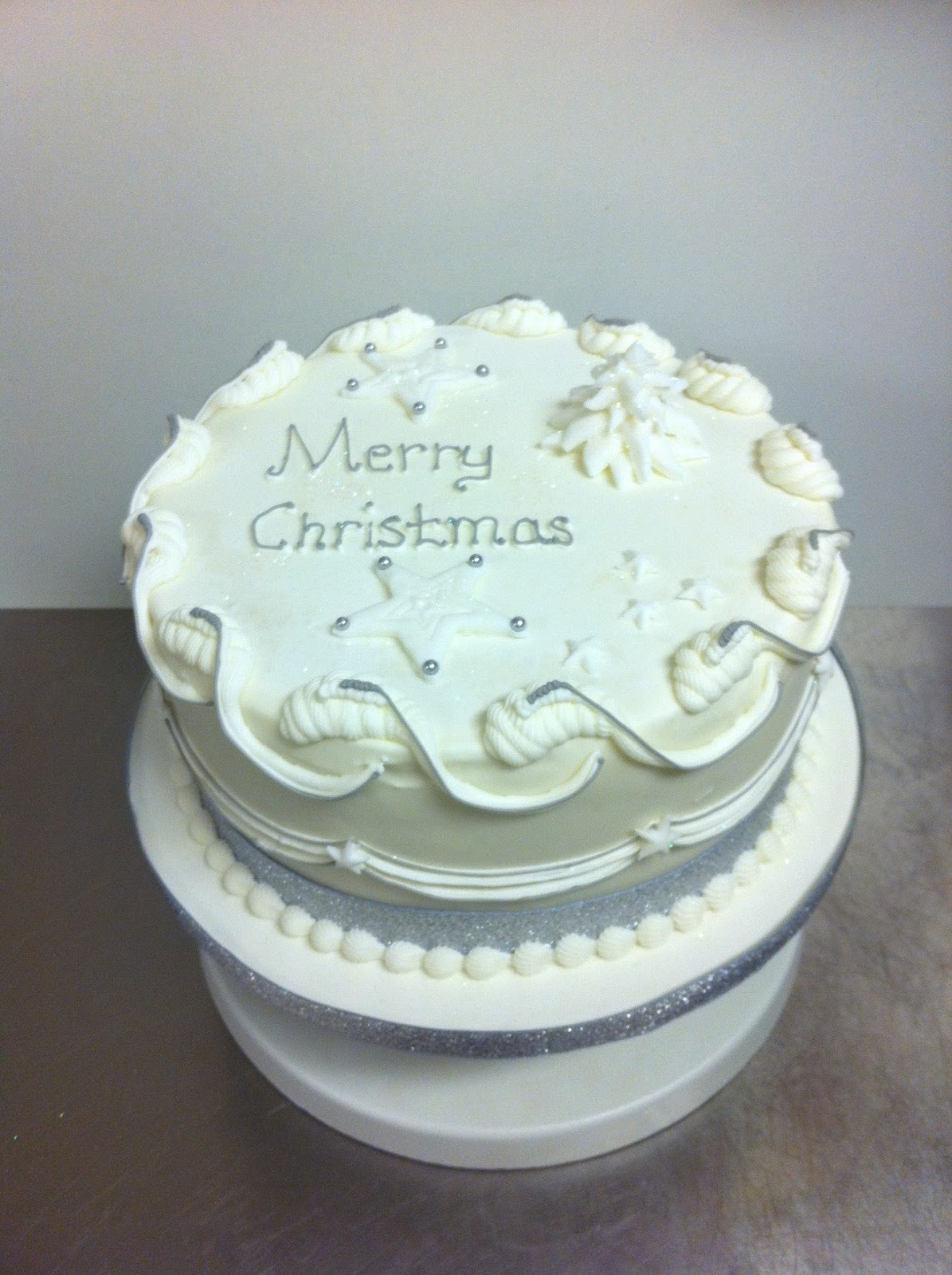 Christmas Cake with Royal Icing