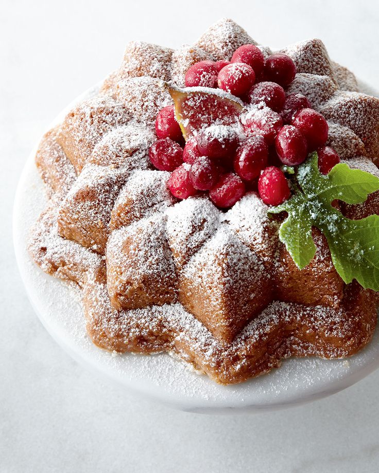 10 Photos of Beautiful Christmas Cakes Cranberry