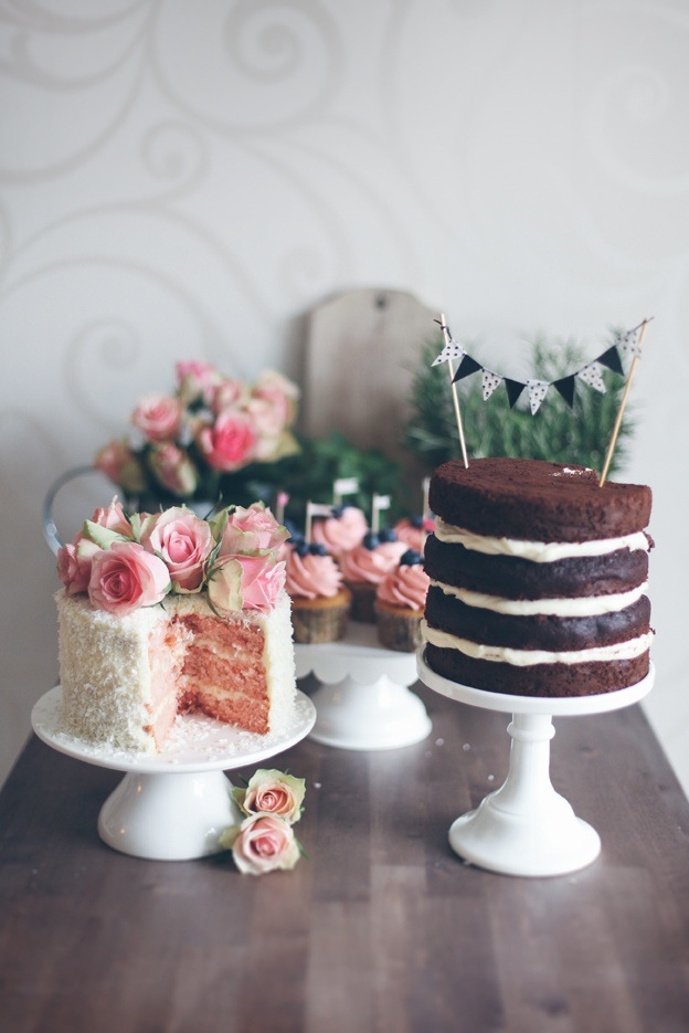 12 Photos of Multiple Cakes For One Event